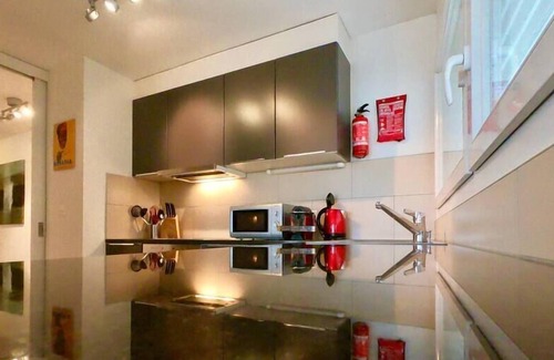 Lausanne Apartment | 184 * Good location, spacious, comfortable and bright. Free parking included !
