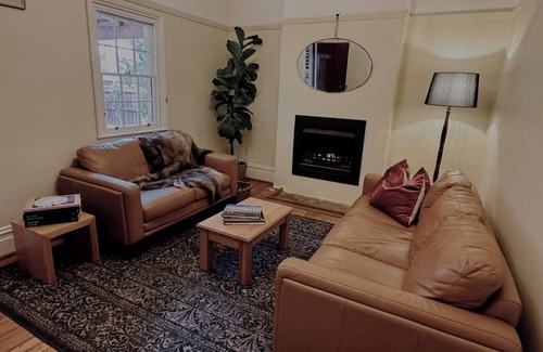 Windsor Cottage | 1840s Cottage in historic Windsor