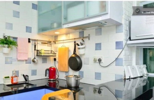 Sheung Wan Apartment | 185 Entire flat with 1 bedroom w. walk.out Terrace