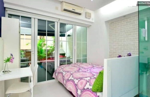 Sheung Wan Apartment | 185 Entire flat with 2 bedrooms, w.Terrace