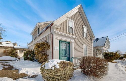 Searsport House | 1855 Captain Shute's Harbor House