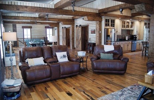 Flemingsburg House | 1860's building brought to life