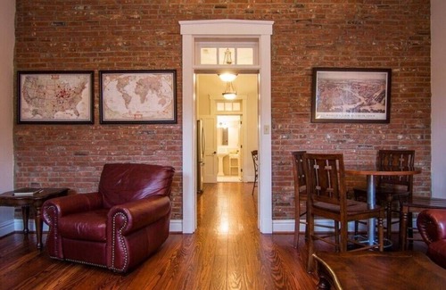 St. Charles House | 1870's Luxury Guest Cottage, Historic Downtown St. Charles, Mo.