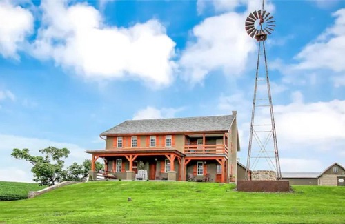 Elizabethtown Apartment | 1893 Suite at Sunnyburn Farm