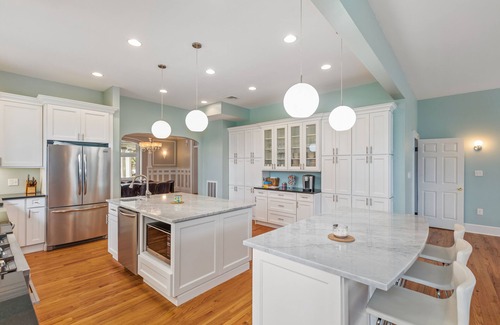 Plainfield House | 1897 MANSION 30 min to NYC Sleeps up to 26 with 12 bedrooms and 7 and 1/2 baths