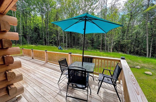 Sugar Hill Cabin | 18HA Log home close to Franconia Notch; privacy, fire pit, wifi, pool/gym passes, dog friendly!