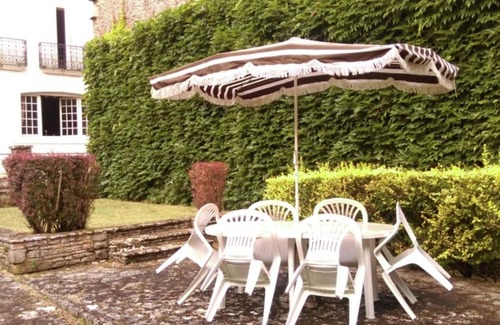 Villefranche-du-Perigord House | 18th century character home with garden in the heart of a historic village