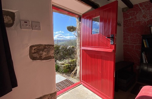 Marrick Cottage | 18th Century Dales Cottage w/Views & Garden