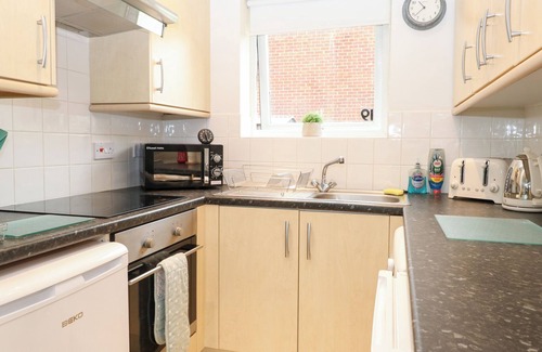 Hopton Cottage | 19 WATERSIDE PARK, pet friendly, country holiday cottage in Corton
