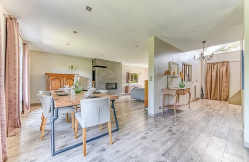 Lissieu House | 190 m² House ∙ 5 bedrooms ∙ 10 guests