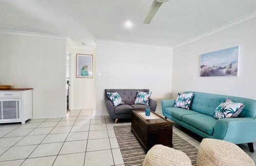 Sandstone Point House | 190 m² House ∙ 4 bedrooms ∙ 8 guests