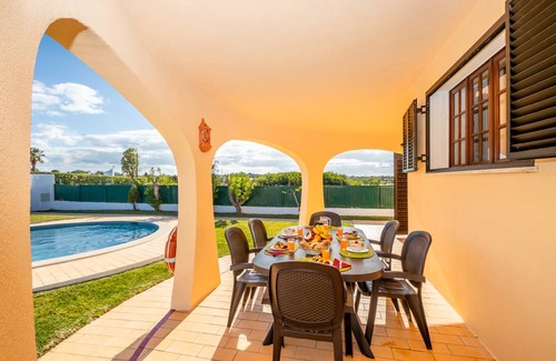 Patroves Villa | 190 m² Villa ∙ 3 bedrooms ∙ 9 guests