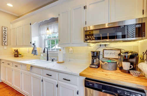 Greer House | 1925 Vintage Farmhouse Close to Everything