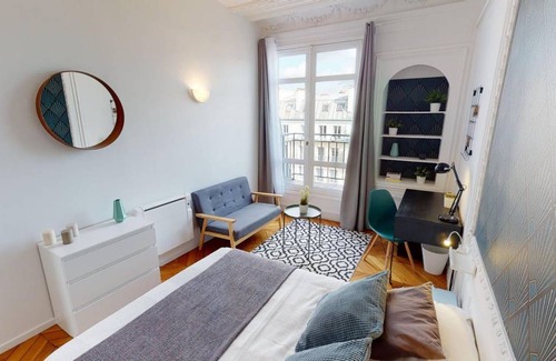 17th Arrondissement Resort | 193 m² Private room ∙ 1 bedroom ∙ 1 guest