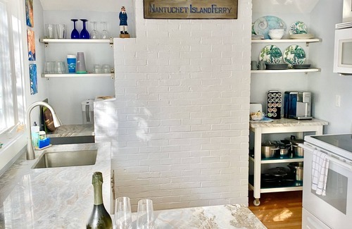 Bass River Cottage | 1940’s Bass River Cottage B Central AC 0.5 miles to Nantucket Sound beaches⛱️