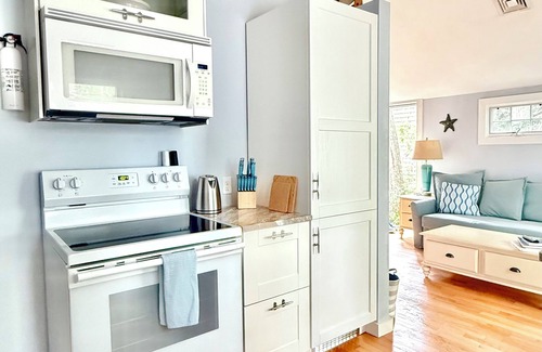 Bass River Cottage | 1940’s Bass River Cottage B Central AC 0.5 miles to Nantucket Sound beaches⛱️