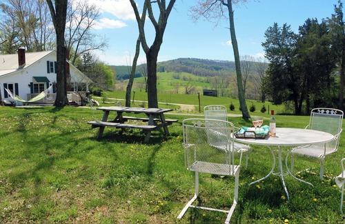 Alleghany County House | 1945 Farmhouse Charmer This is What You Come to the Country for! 12 mins Sparta