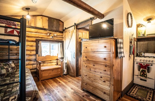 Divide Cabin | 1950's Retro Cabin on 40 Wooded Acres