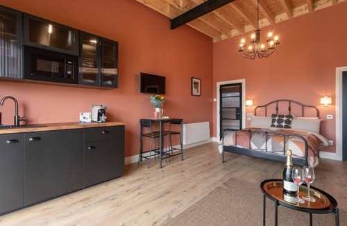 Menlo Cottage | 19th century restored stable on Lough Corrib
