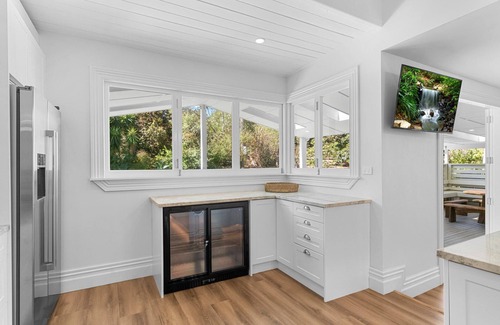 Mangawhai Heads House | 19th Par 2 - character villa with golfing green - newly renovated!