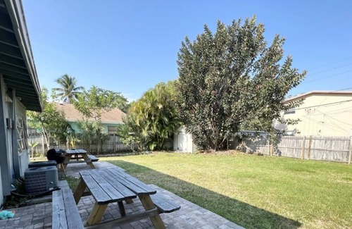 Cocoa Beach Cottage | 1B/1B Close to Beach and Downtown Cocoa Beach