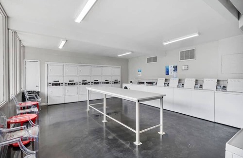 South Scottsdale Apartment | 1B1B Luxury Getaway: Pool Access and Free Parking