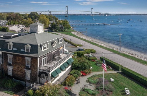 Jamestown Condo | 1BD/Jamestown - Historic Victorian Resort with Lots of Amenities!