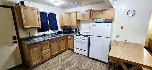 Page House | 1Bd, King, Brkfst, Large TVs, WD, Sleeps 4, BBQ