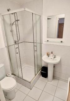 Dublin Apartment | 1BD Readers Retreat in Clontarf 10mins to Sea