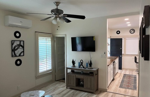 Little Armenia House | 1BD w AC & Updated Kitchen + BBQ