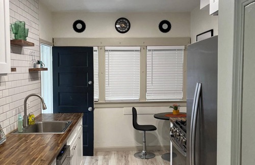 Little Armenia House | 1BD w AC & Updated Kitchen + BBQ