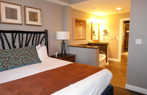 Sevierville Resort | 1Bed Deluxe at Great Smokies Lodge!