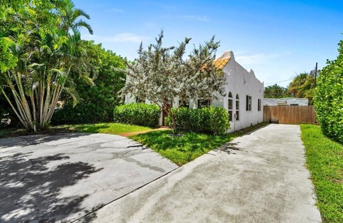 Parker Ridge Cottage | 1BR/1BA Design District Cottage - 8 Min drive from Downtown WPB