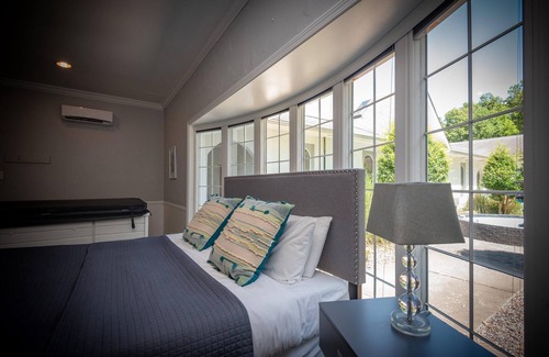 Nashville Hotel | 1BR, 1BA Luxury Hot tub Suite