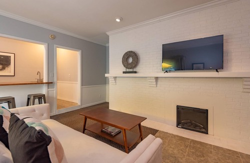 Nashville Hotel | 1BR, 1BA Luxury Hot tub Suite