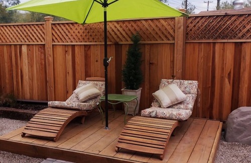 Blenman-Elm House | 1BR 1BA MINI CHATEAU WITH KITCHEN+YARD+PARKING+LAUNDRY+WIFI. BY WHOLE FOODS MKT