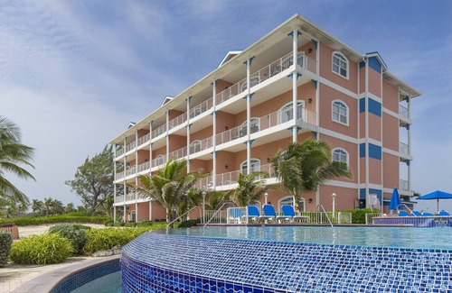 Colliers Bay Condo | 1BR/1BA Oceanfront Condo at Morritt's Grand on East End