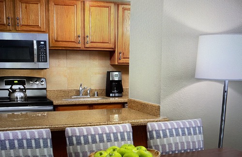 Vail Villa | 1BR, 2Bth Suite, ski-in/out, plenty of amenities, heated yr round pool, jacuzzi.