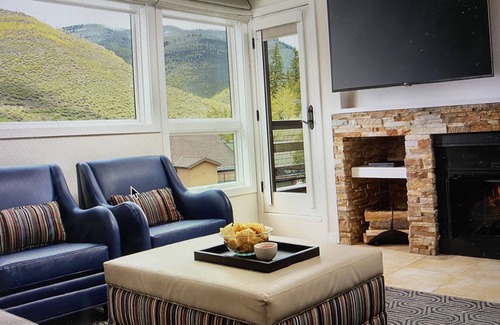 Vail Villa | 1BR, 2Bth Suite, ski-in/out, plenty of amenities, heated yr round pool, jacuzzi.