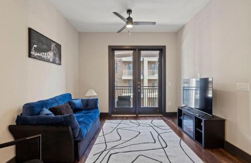 North Burnet Apartment | 1BR Alongside Q2 and Domain With Pool, Gym and Free Parking