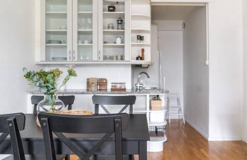 Etelainen District Apartment | 1br apartment with patio in Lauttasaari