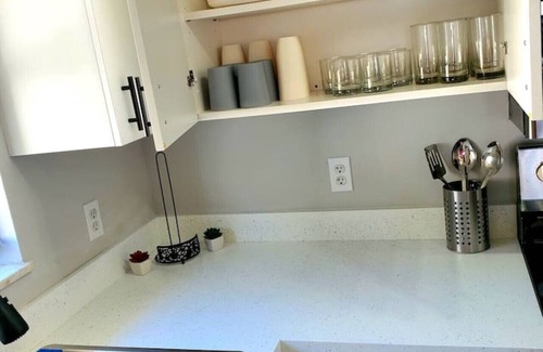 Jensen Beach House | 1BR APT/Ideal For Long Stays near DT/Beach
