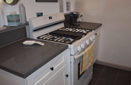 Thousand Oaks Apartment | 1br/Bd, totally private apartment at the top of the mountain. 100% private
