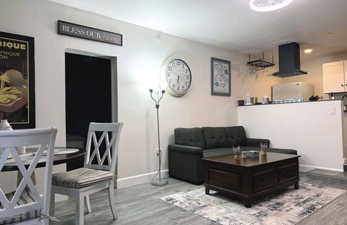Thousand Oaks Apartment | 1br/Bd, totally private apartment at the top of the mountain. 100% private