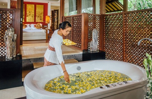 Ketewel Villa | 1BR Beach Front Villa - 10Min Drive To Bali Zoo! W/Swimming Pool!