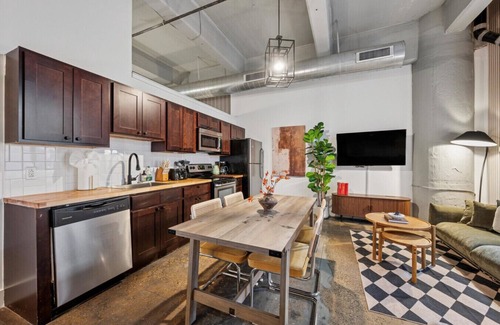 Brewerytown Apartment | 1BR, Central, Gym, Game Room, Rooftop | Velvet Apt