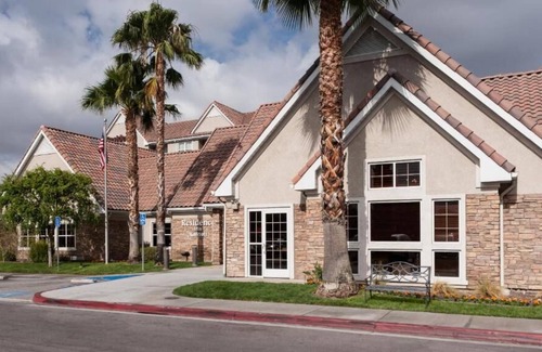 San Bernardino House | 1BR Close to Frisbie Park w/ Full Kitchen, Indoor Pool & Pets Allowed!