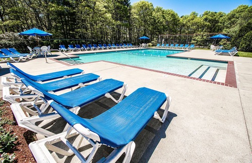 Sandalwood Village Condo | 1BR Condo w/Balcony in Mashpee, MA