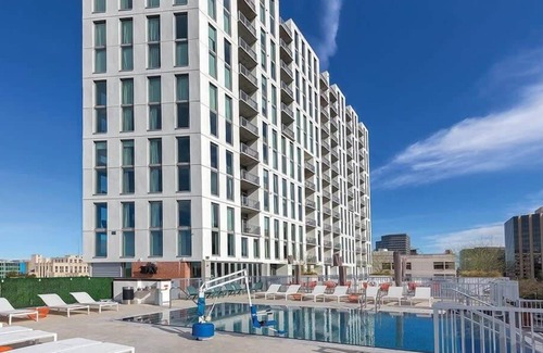 West End Condo | 1br Deluxe Condo Rooftop Pool Austin Skyline Views!