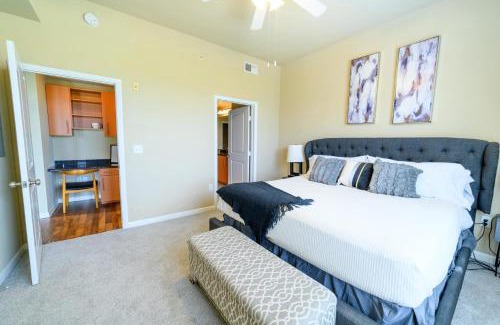 Cityplace Apartment | 1BR Executive Suite With Pool, Gym & Fast Wi-Fi By ENVITAE